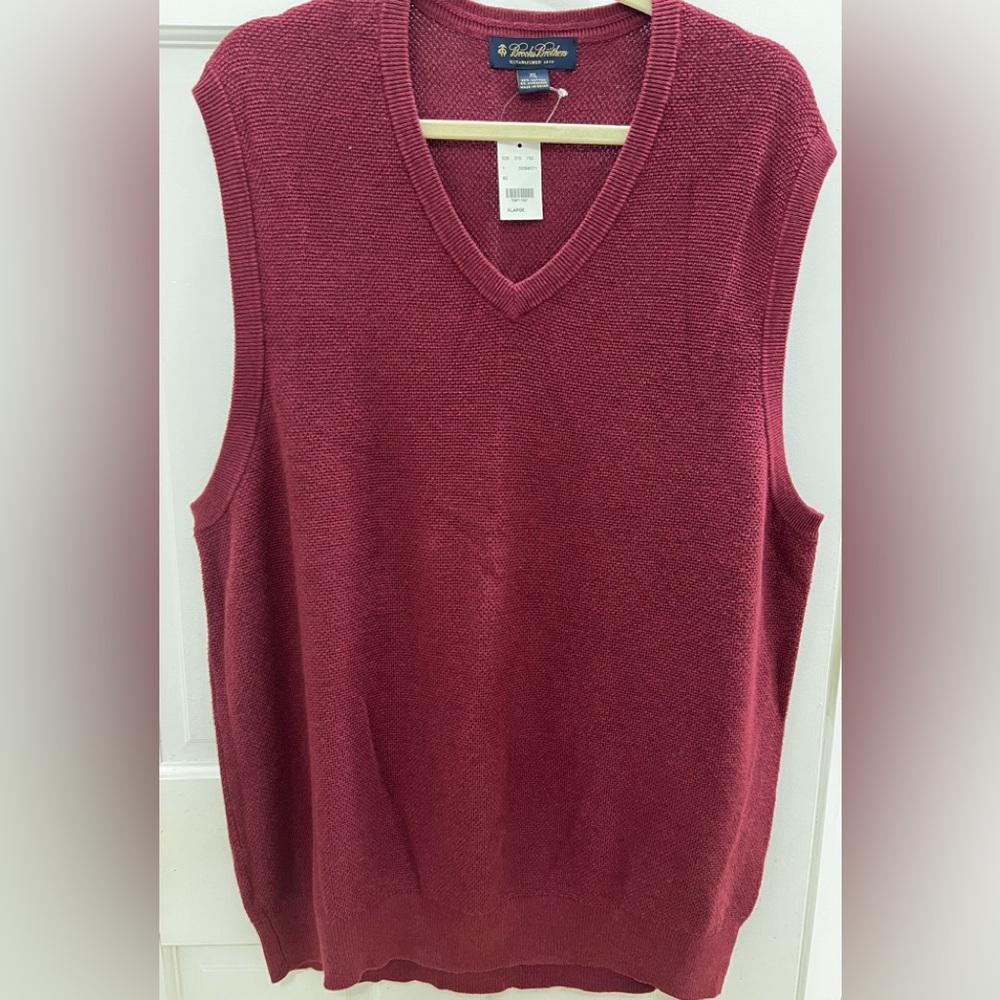 Brooks Brothers Cotton/Cashmere Pull over Burgundy V Neck Sweater Vest. NWT. XL